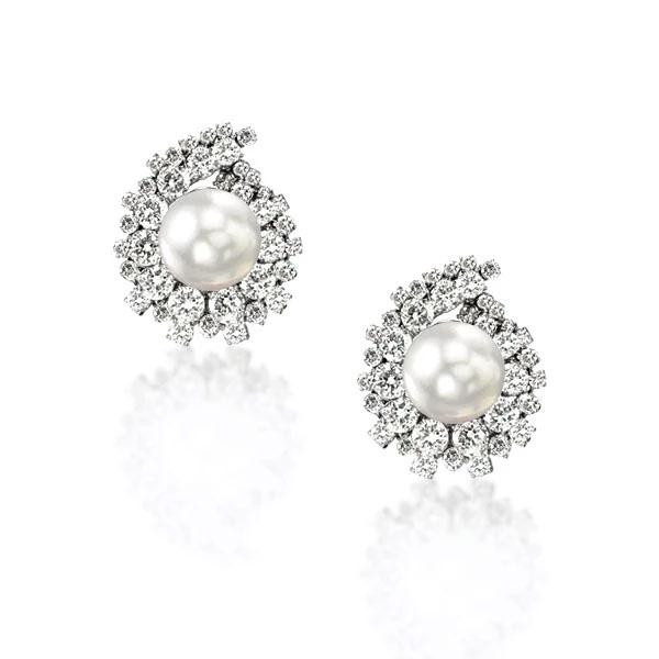 Round Cut White Pearl Stud Earrings