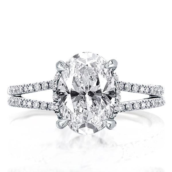 Split Shank Oval Engagement Ring(4.15 CT. TW.)